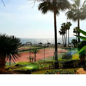 Apartamento Mansion Alhamar - 2 Bedroom, Frontline Beach, Mountain Views, Full Size Pool, Tennis Courts, Close To Shops, On-site Bar & Chiringuito, Sitio de Calahonda